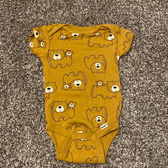 10 Baby Boy Onesies. 1 pair of Pajamas. Size 0-3 month. Gerber Brand. - Picture 12 of 12
